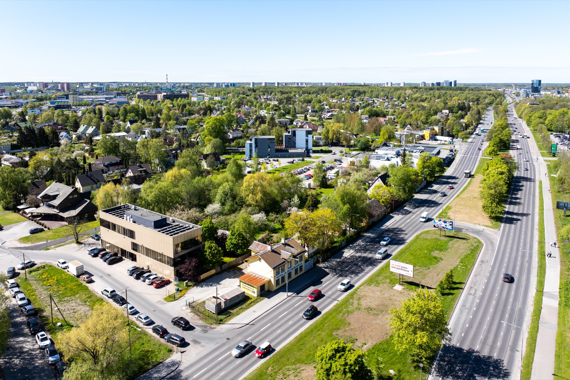 Mustjuure linnakodud — Drooni-fotod piirkonnast, pilt 4